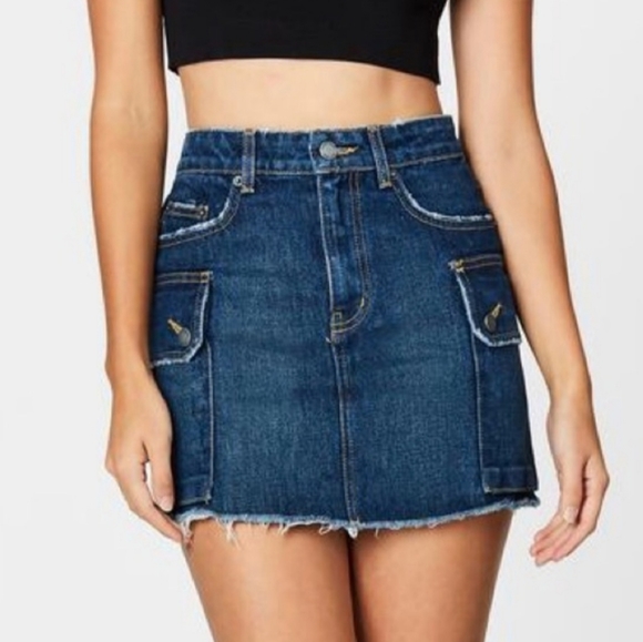 NWT LF Carmar Colin Cargo Denim Mini Skirt Size 25 - Picture 2 of 3